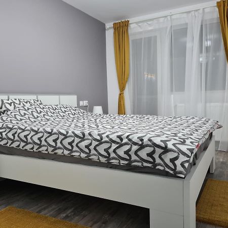 Apartament Terra Targoviste Exterior foto